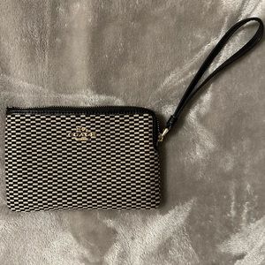 NWOT Coach Wristlet